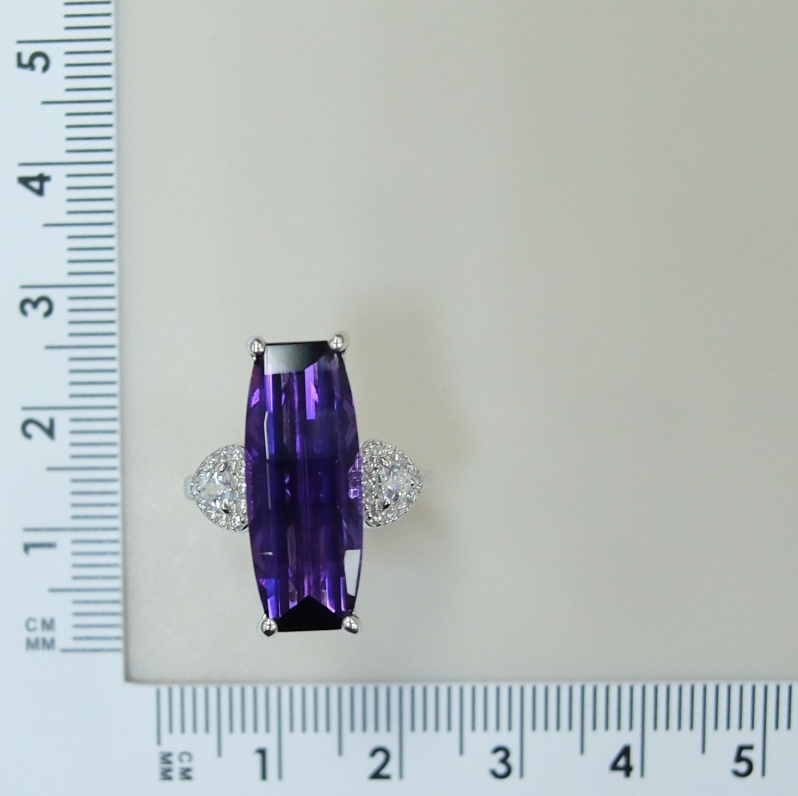 Серебряное кольцо с аметистом